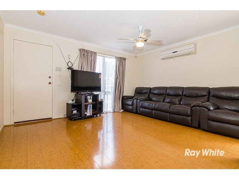 6 Jindalee Gardens, Cranbourne West VIC 3977