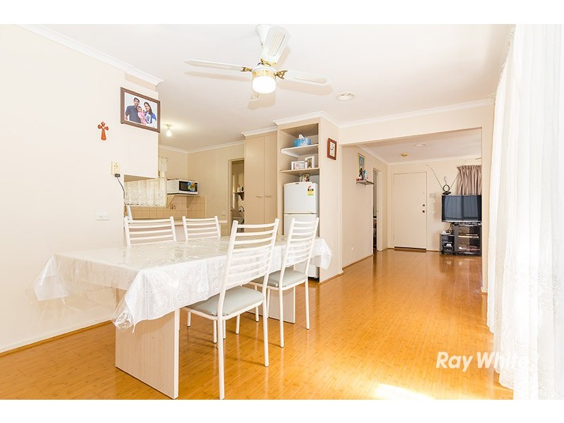 6 Jindalee Gardens, Cranbourne West VIC 3977