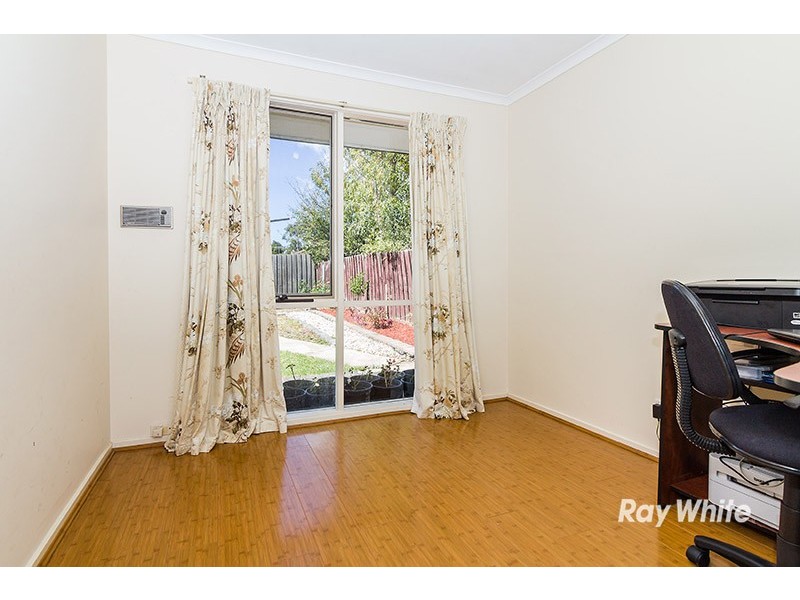 6 Jindalee Gardens, Cranbourne West VIC 3977