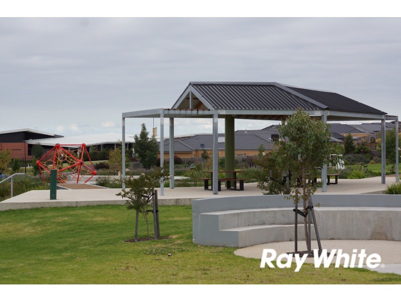 2 Clendon Drive, Officer VIC 3809