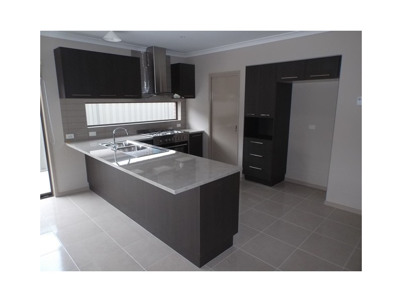 6 Hewitt Street, Cranbourne East VIC 3977