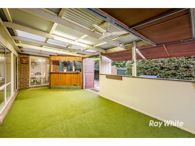 8 Greenbriar Way, Cranbourne West VIC 3977