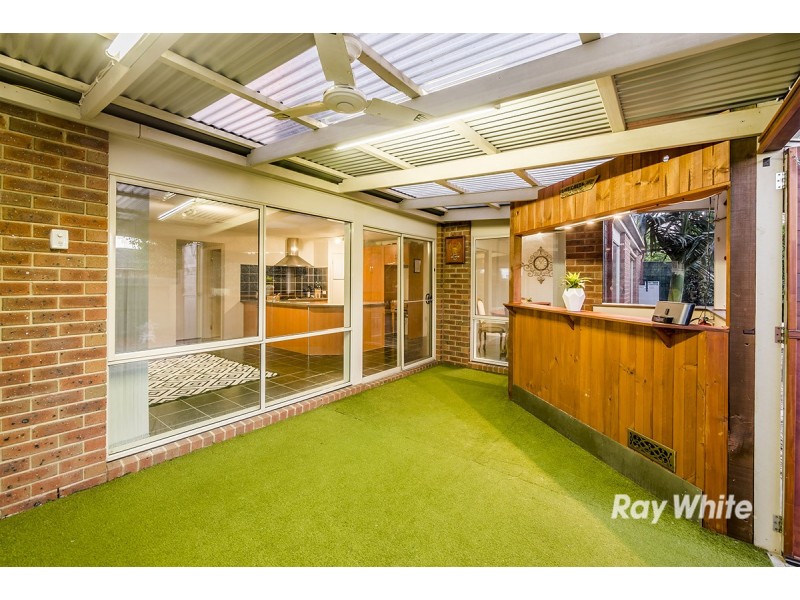 8 Greenbriar Way, Cranbourne West VIC 3977