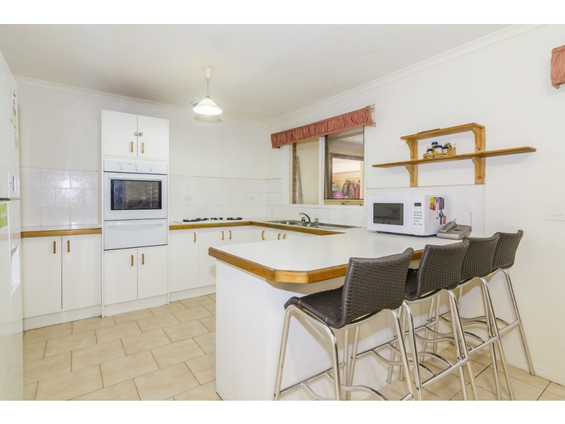 19 Bates Street, Cranbourne West VIC 3977