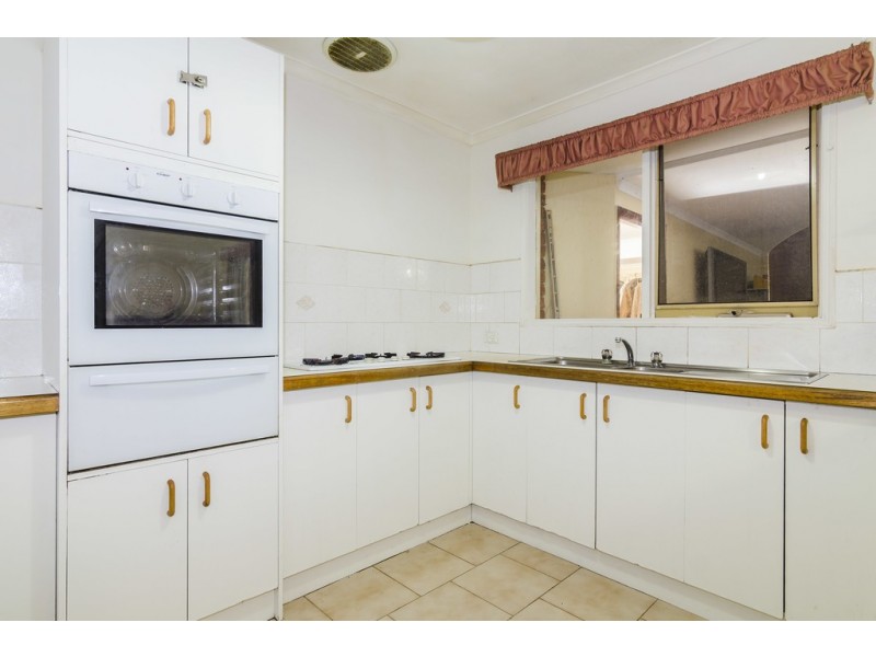 19 Bates Street, Cranbourne West VIC 3977