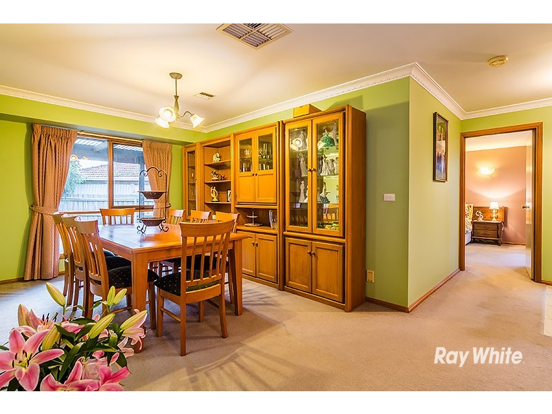 5 Cheshunt Court, Cranbourne North VIC 3977