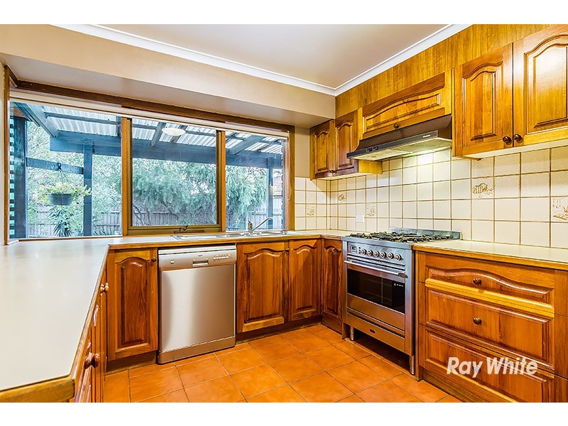 5 Cheshunt Court, Cranbourne North VIC 3977