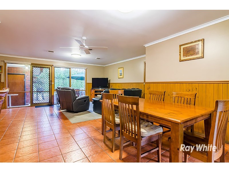 5 Cheshunt Court, Cranbourne North VIC 3977