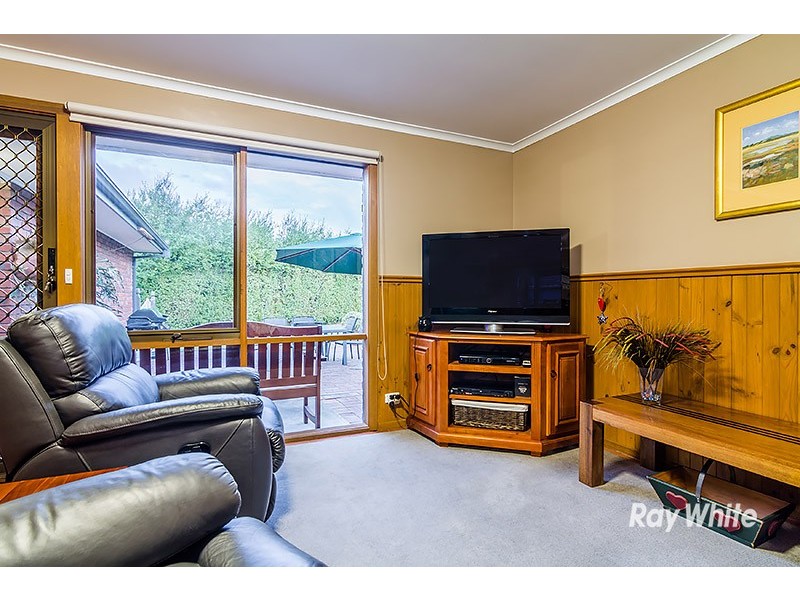 5 Cheshunt Court, Cranbourne North VIC 3977