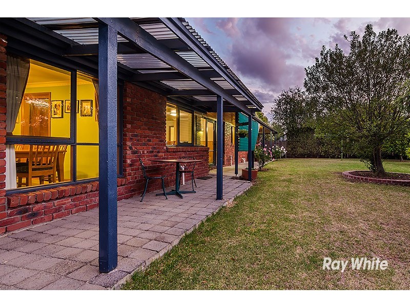 5 Cheshunt Court, Cranbourne North VIC 3977