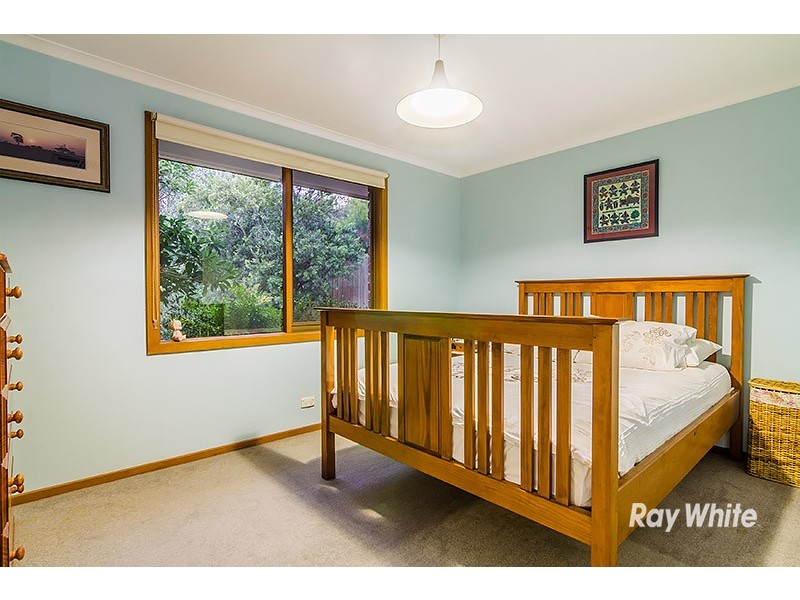 5 Cheshunt Court, Cranbourne North VIC 3977