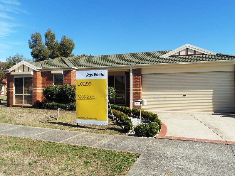 2 Breamlea Way, Cranbourne West VIC 3977