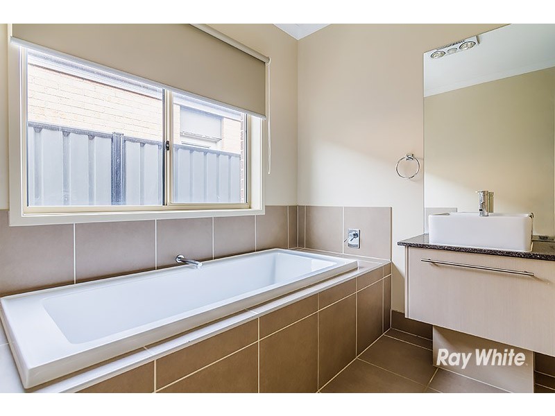 170 Selandra Boulevard, Clyde North VIC 3978