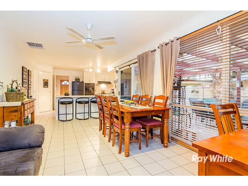 70 Waverley Park Drive, Cranbourne North VIC 3977