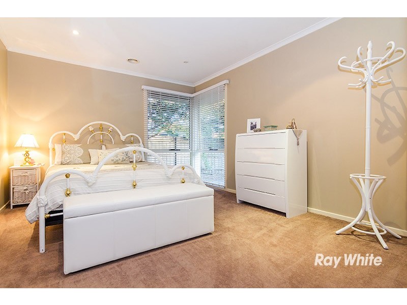 70 Waverley Park Drive, Cranbourne North VIC 3977