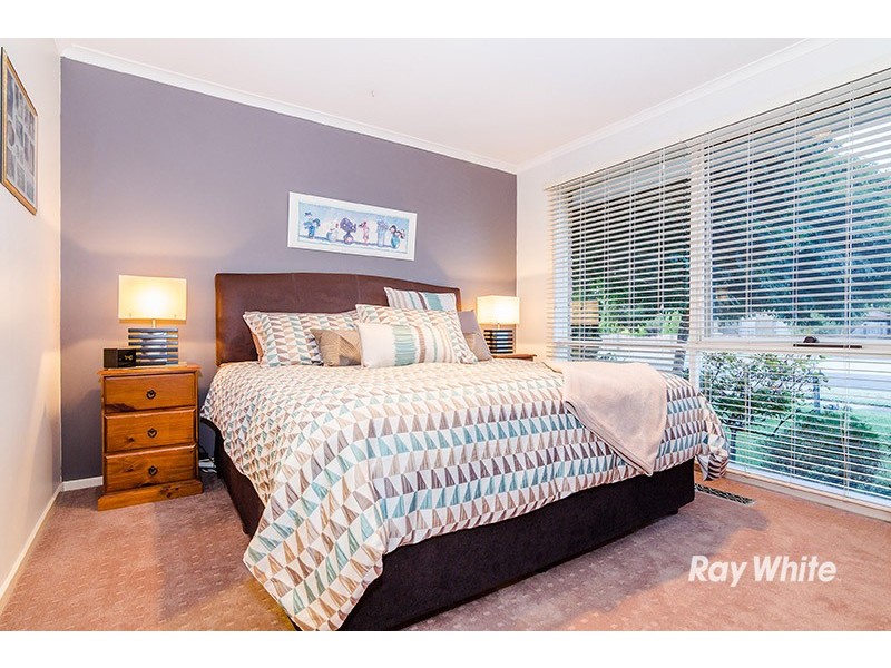 70 Waverley Park Drive, Cranbourne North VIC 3977