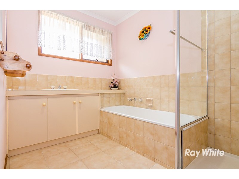 55 Courtenay Avenue, Cranbourne North VIC 3977