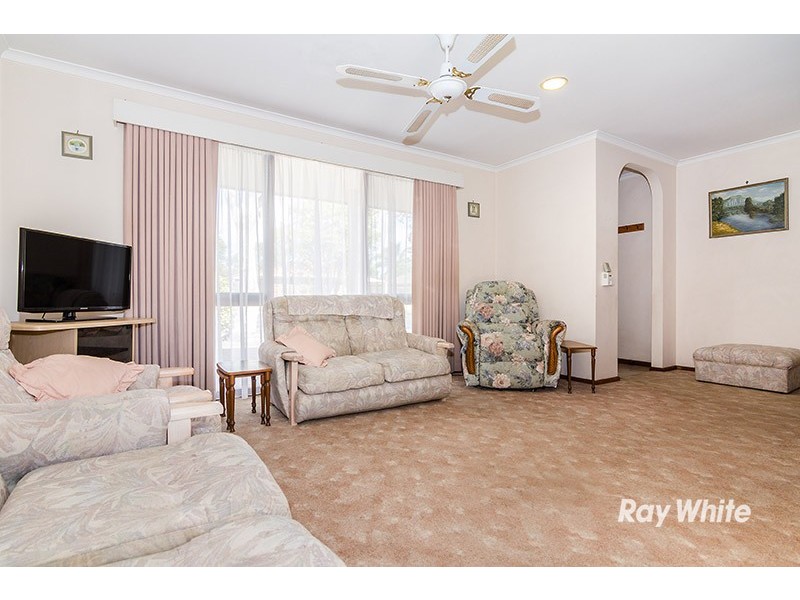 2/2 Cook Court, Cranbourne VIC 3977