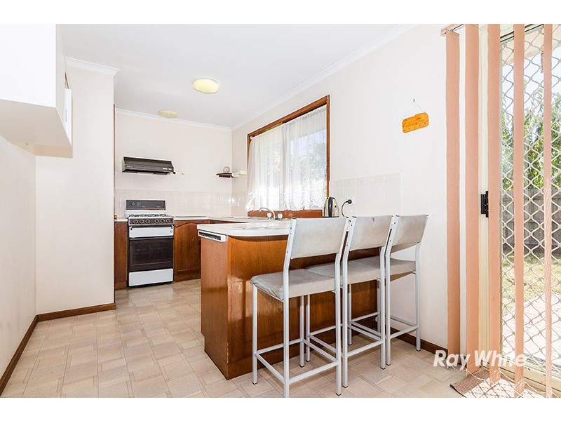 2/2 Cook Court, Cranbourne VIC 3977