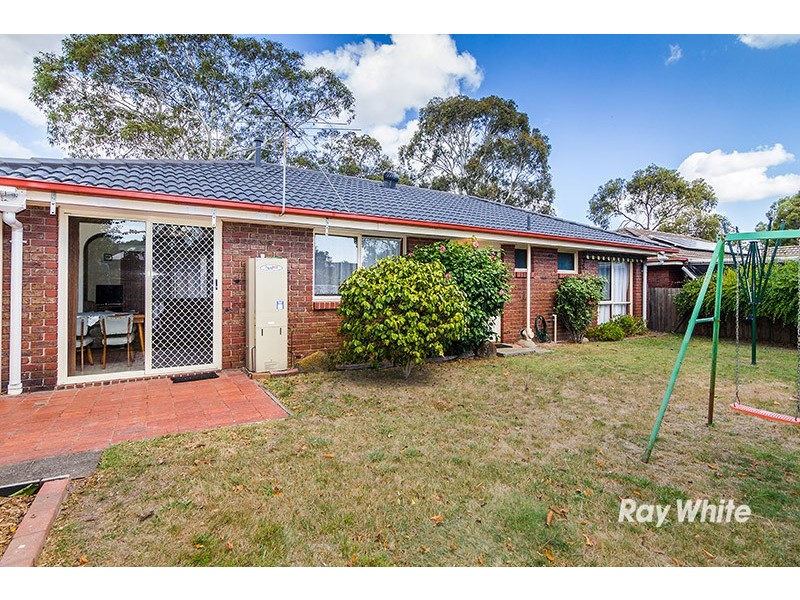 2/2 Cook Court, Cranbourne VIC 3977