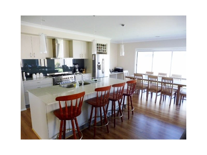 2 Aura Street, Clyde North VIC 3978