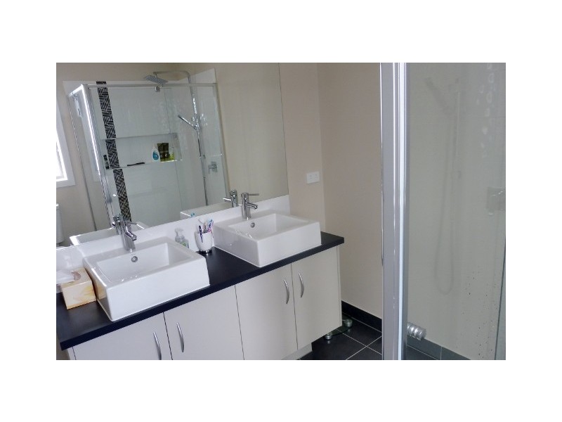 2 Aura Street, Clyde North VIC 3978