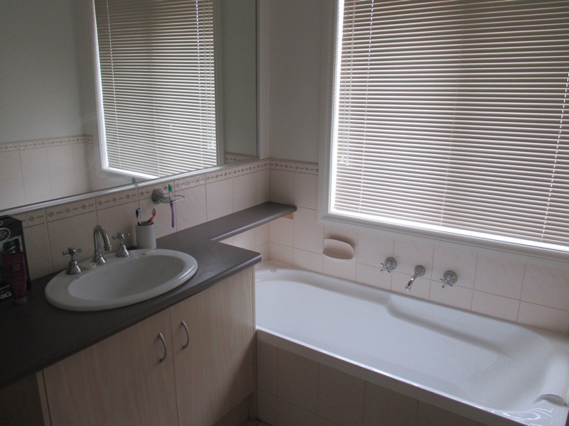 22 St Ives Drive, Narre Warren South VIC 3805