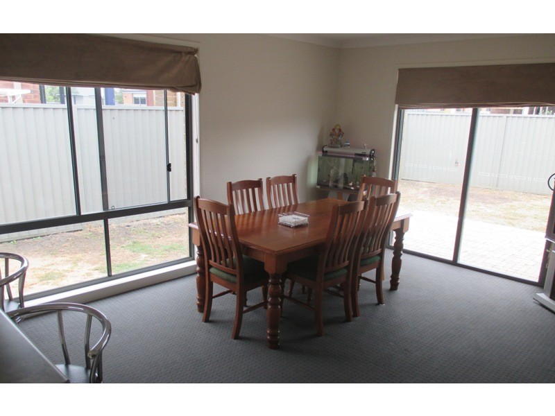 50 Tyndall Street, Cranbourne East VIC 3977
