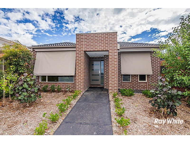 3 Paratea Lane, Cranbourne North VIC 3977