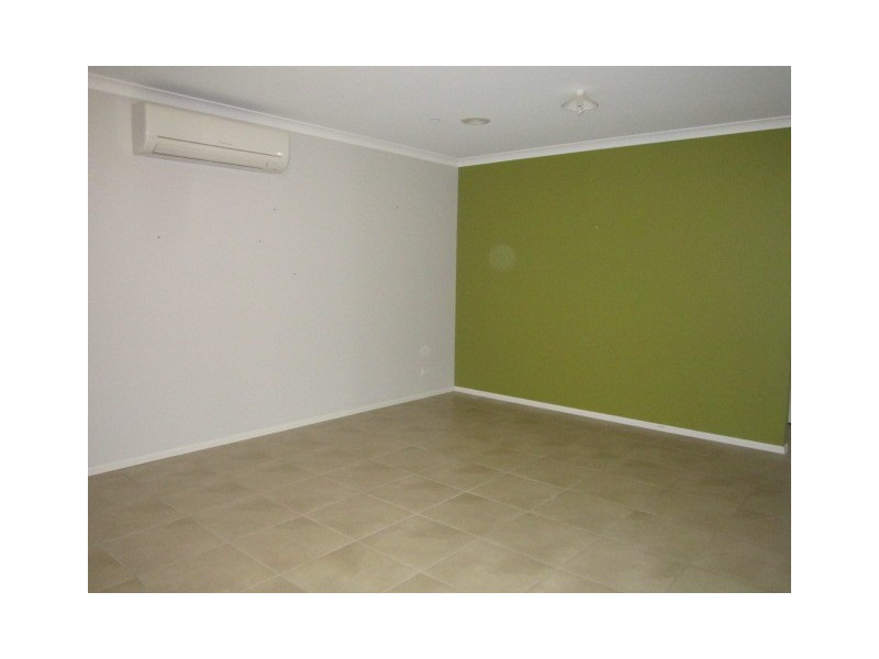 3 Paratea Lane, Cranbourne North VIC 3977