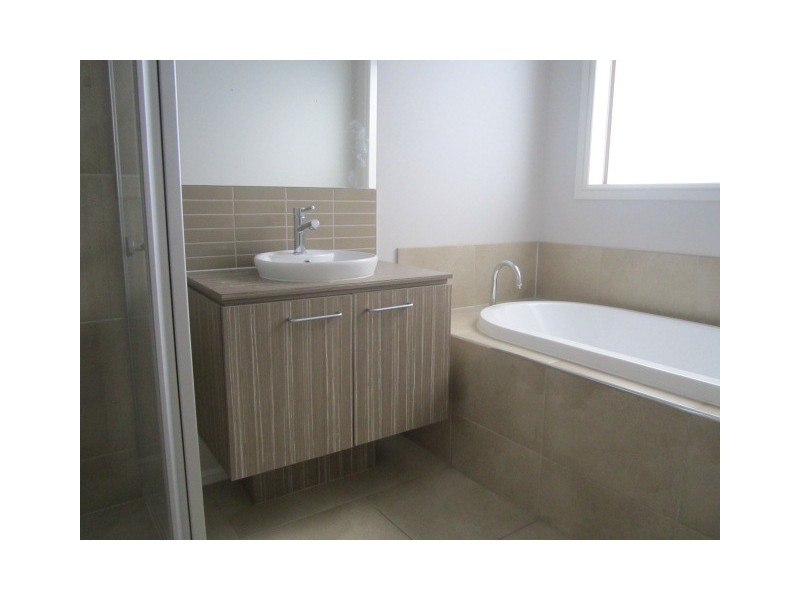 3 Paratea Lane, Cranbourne North VIC 3977