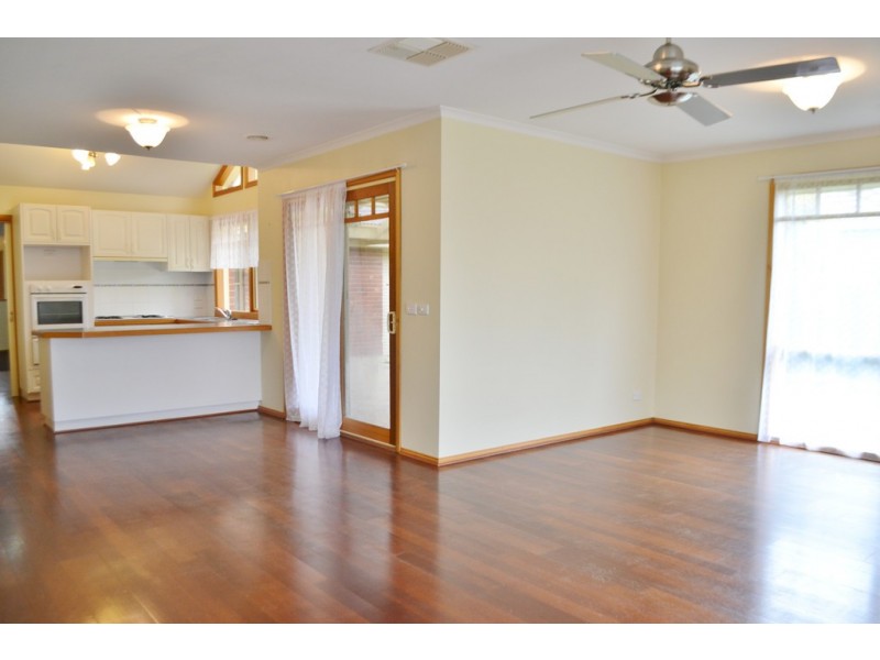 5 Darcy Niland Crescent, Lynbrook VIC 3975