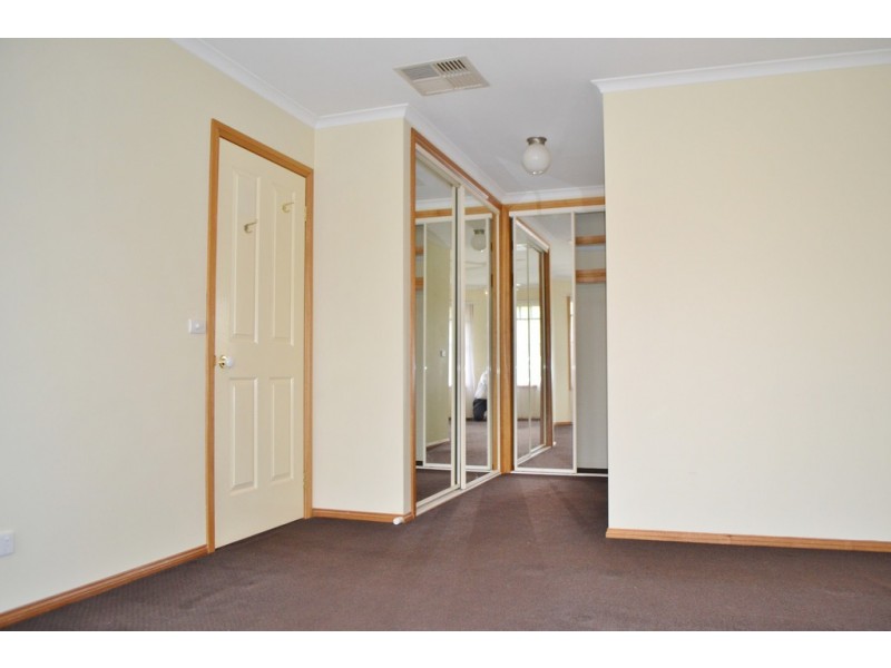 5 Darcy Niland Crescent, Lynbrook VIC 3975