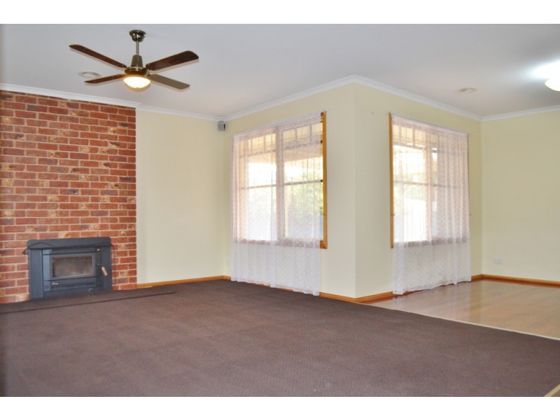 5 Darcy Niland Crescent, Lynbrook VIC 3975