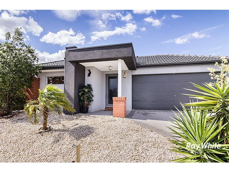 76 Silverwattle Drive, Lyndhurst VIC 3975