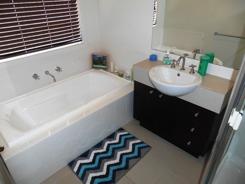 76 Silverwattle Drive, Lyndhurst VIC 3975