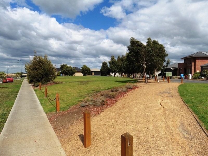 76 Silverwattle Drive, Lyndhurst VIC 3975