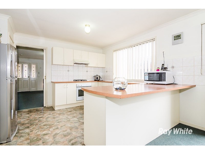 63 Scarborough Avenue, Cranbourne West VIC 3977
