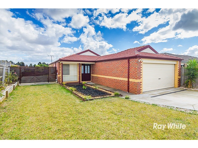 63 Scarborough Avenue, Cranbourne West VIC 3977