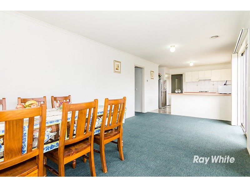63 Scarborough Avenue, Cranbourne West VIC 3977