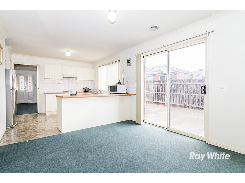 63 Scarborough Avenue, Cranbourne West VIC 3977