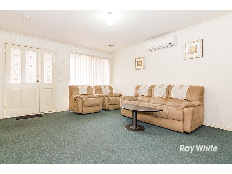 63 Scarborough Avenue, Cranbourne West VIC 3977