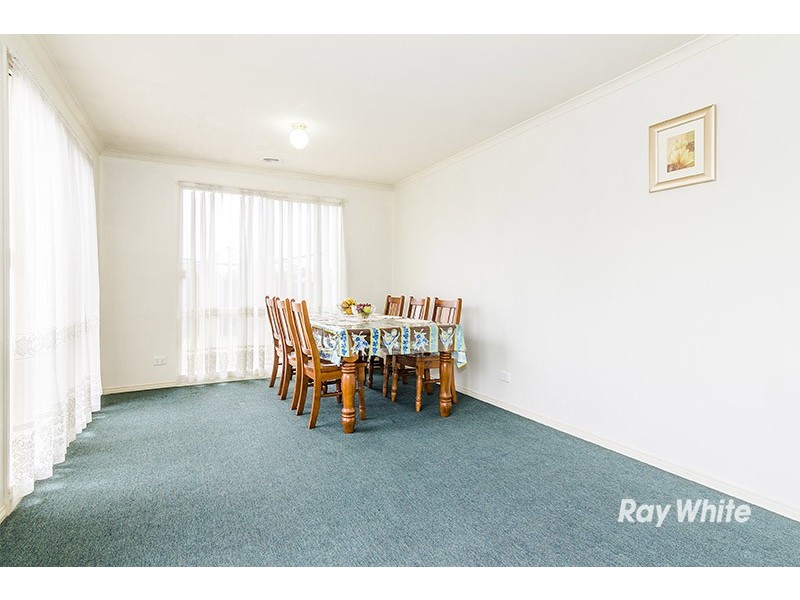 63 Scarborough Avenue, Cranbourne West VIC 3977