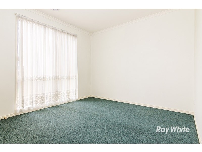 63 Scarborough Avenue, Cranbourne West VIC 3977