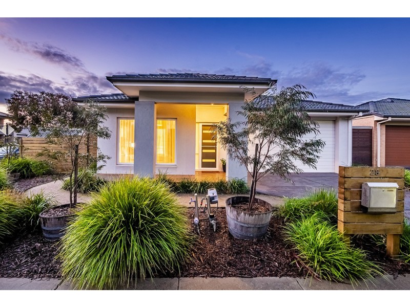 28 Lemon grove, Cranbourne West VIC 3977