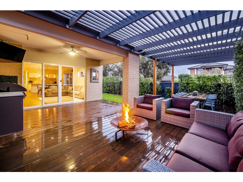 28 Lemon grove, Cranbourne West VIC 3977