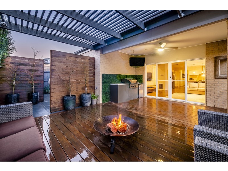 28 Lemon grove, Cranbourne West VIC 3977