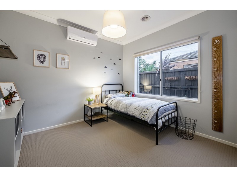 28 Lemon grove, Cranbourne West VIC 3977