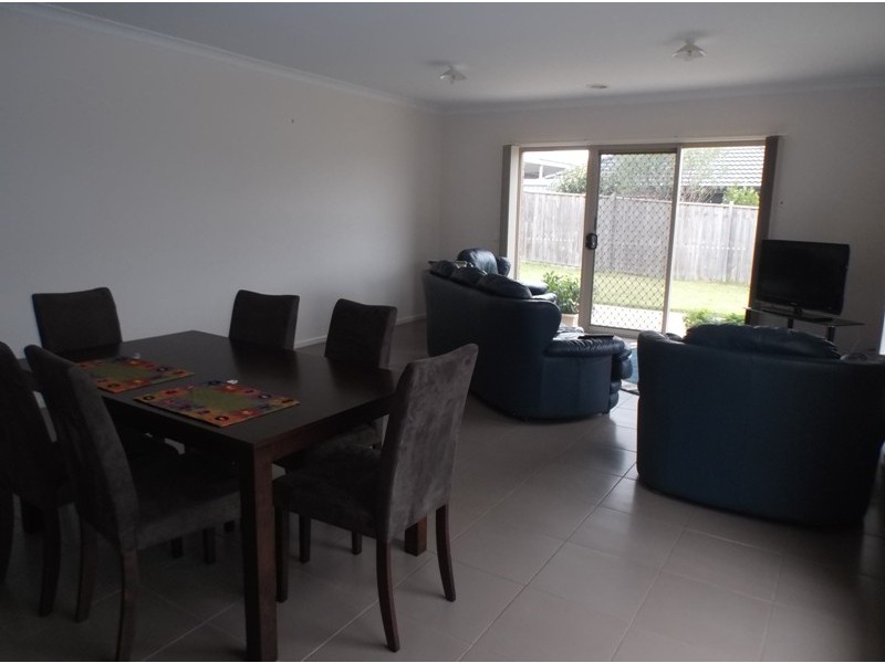 9 McGarvie Drive, Cranbourne North VIC 3977