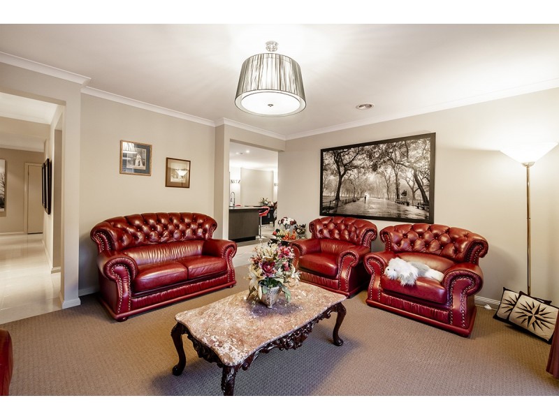 7 Starlight Rise, Cranbourne East VIC 3977